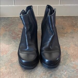 Sorel Black Leather Ankle Booties Women’s Size 8 EUC